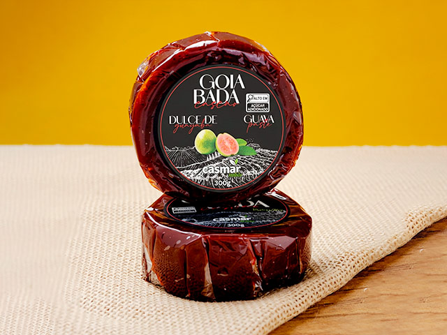 Dulce de guayaba con trozos de fruta