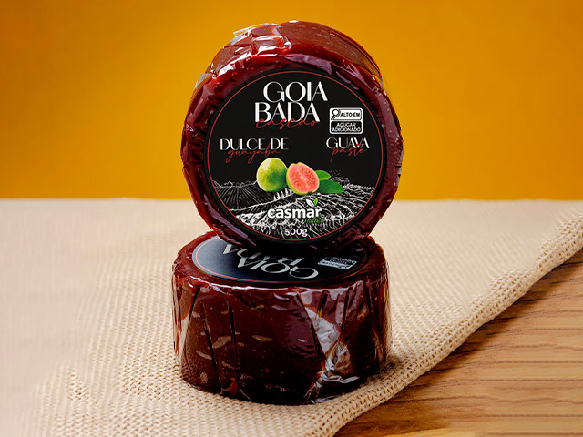 Dulce de guayaba con trozos de fruta